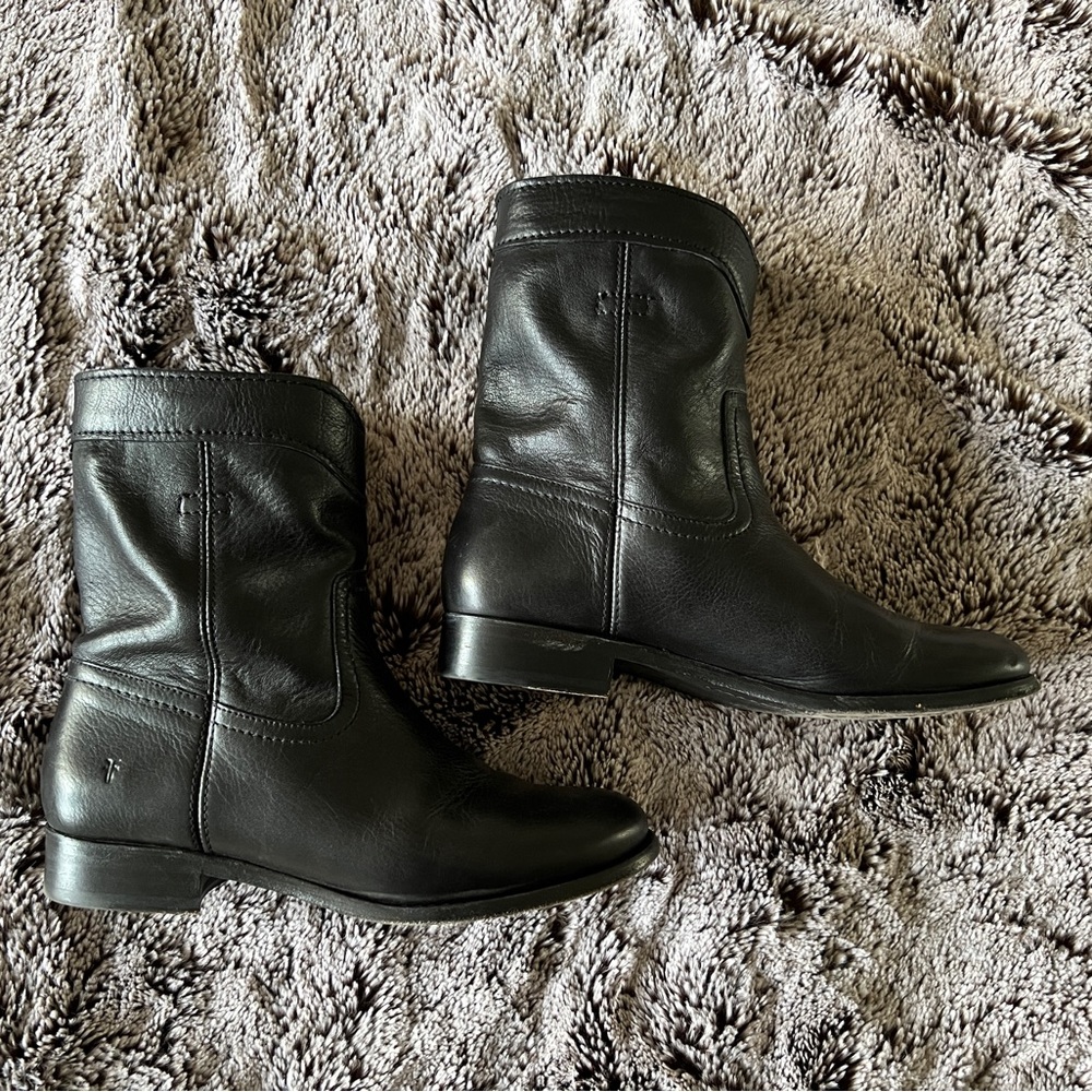 Frye Cara Roper Short Boot, size 6.5 - Picture 4 of 16